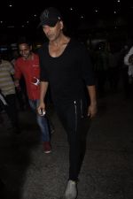 Akshay Kumar arrives from Singapore on 21st May 2016